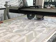 découpe par cnc fraiseuse de plaque en pvc expansé