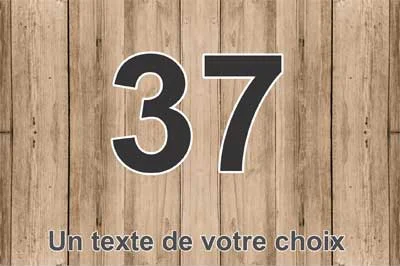 Plaque numéro de maison effet lames de bois clair, chiffre noir